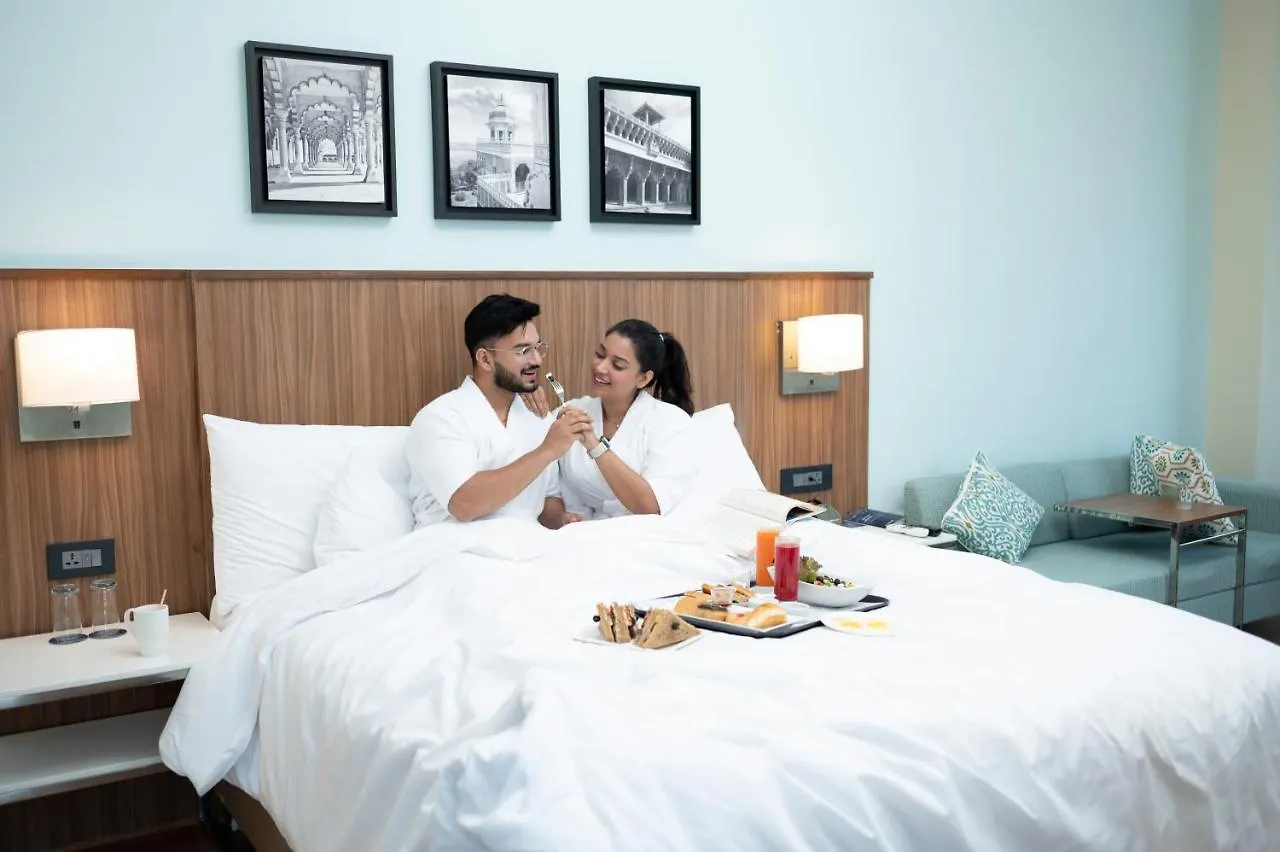 Hotel Fairfield By Marriott Agra Agra  4*, Agra (Uttar Pradesh)